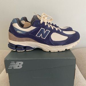 NEW BALANCE 2002R SNEAKERS MENS NWB Navy/Light Cream 11.5